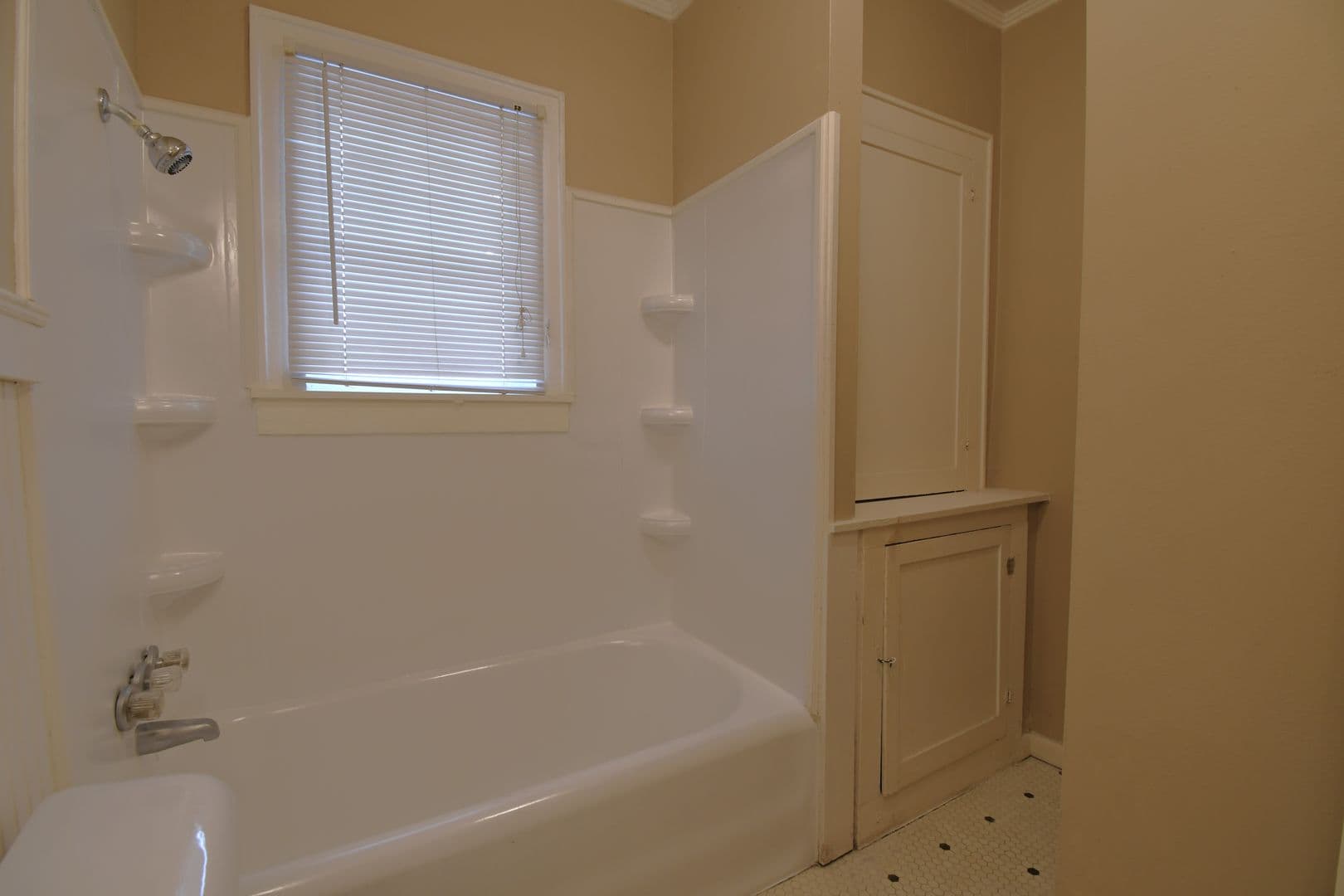 Tyler House: 502 S Fannin Ave Apt 101