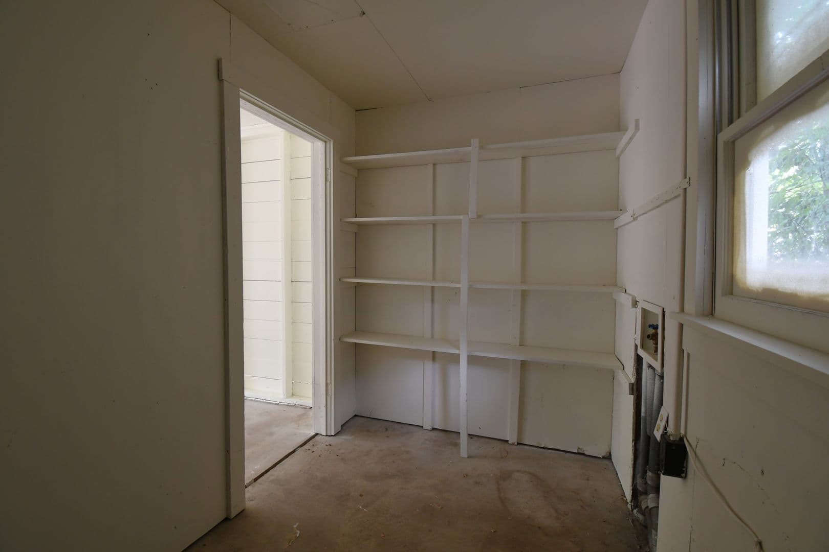 Tyler House: 710 N Englewood Ave