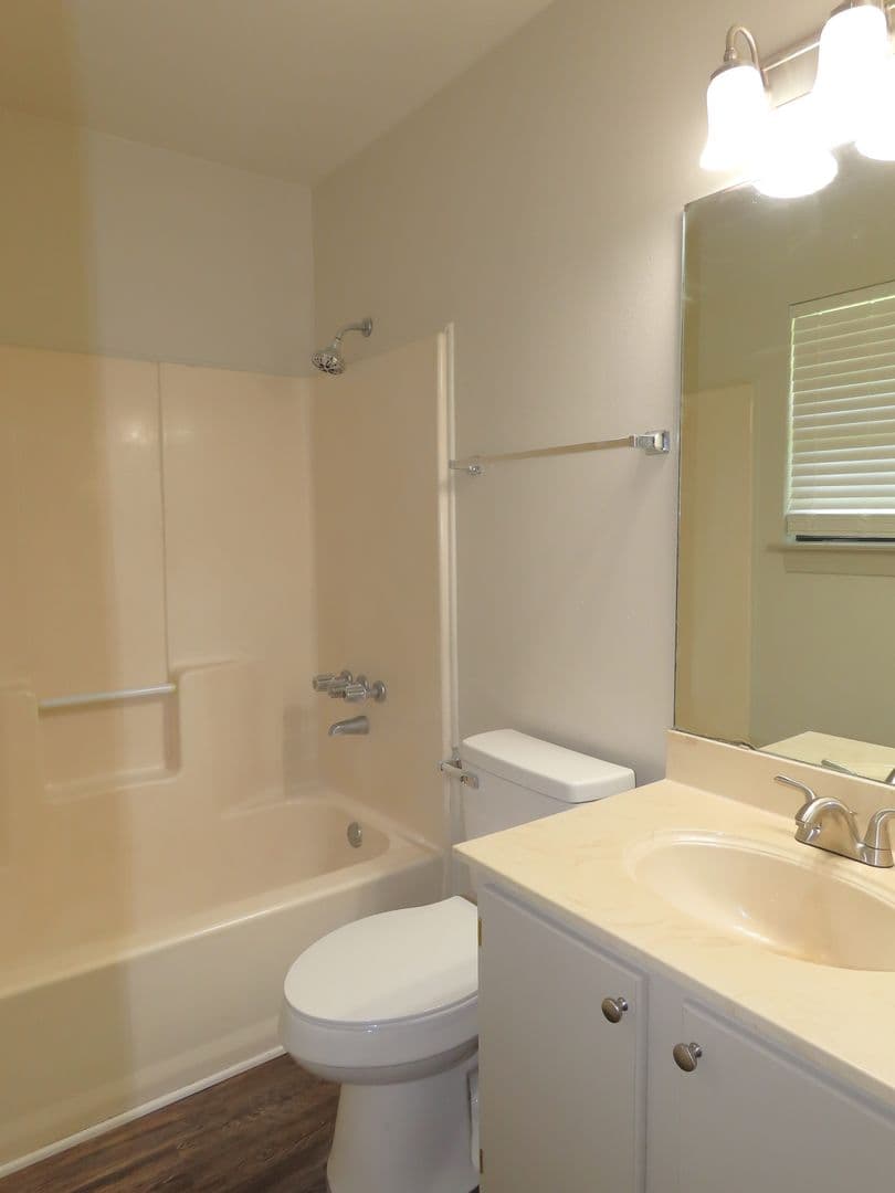 Whitehouse House: 10110 Wooded Way