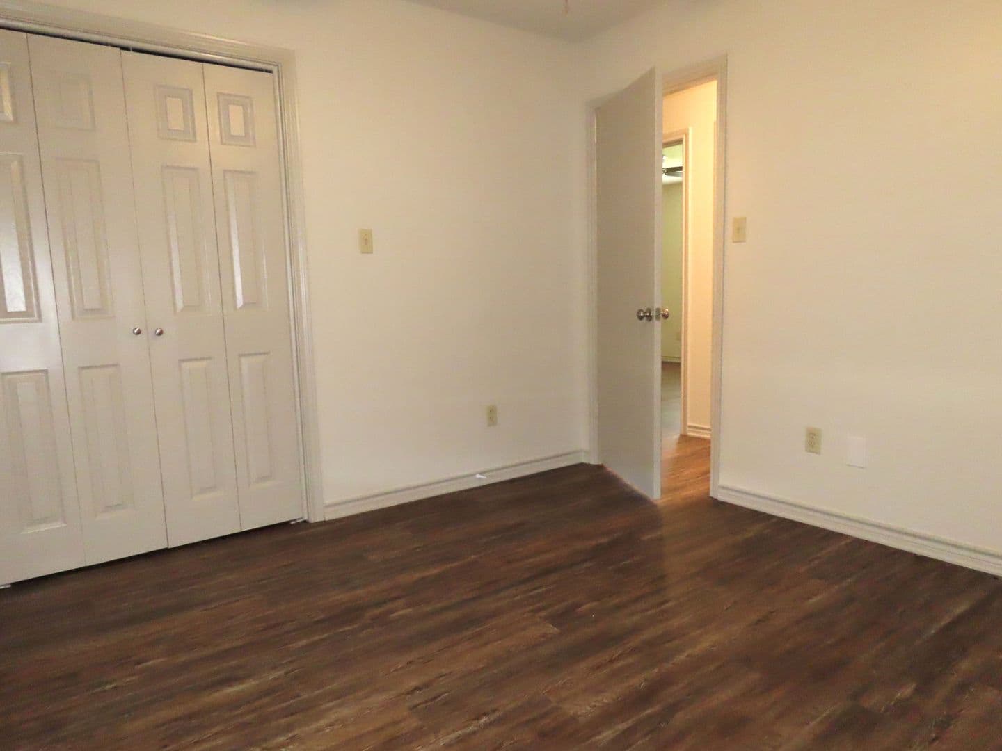 Whitehouse House: 10110 Wooded Way