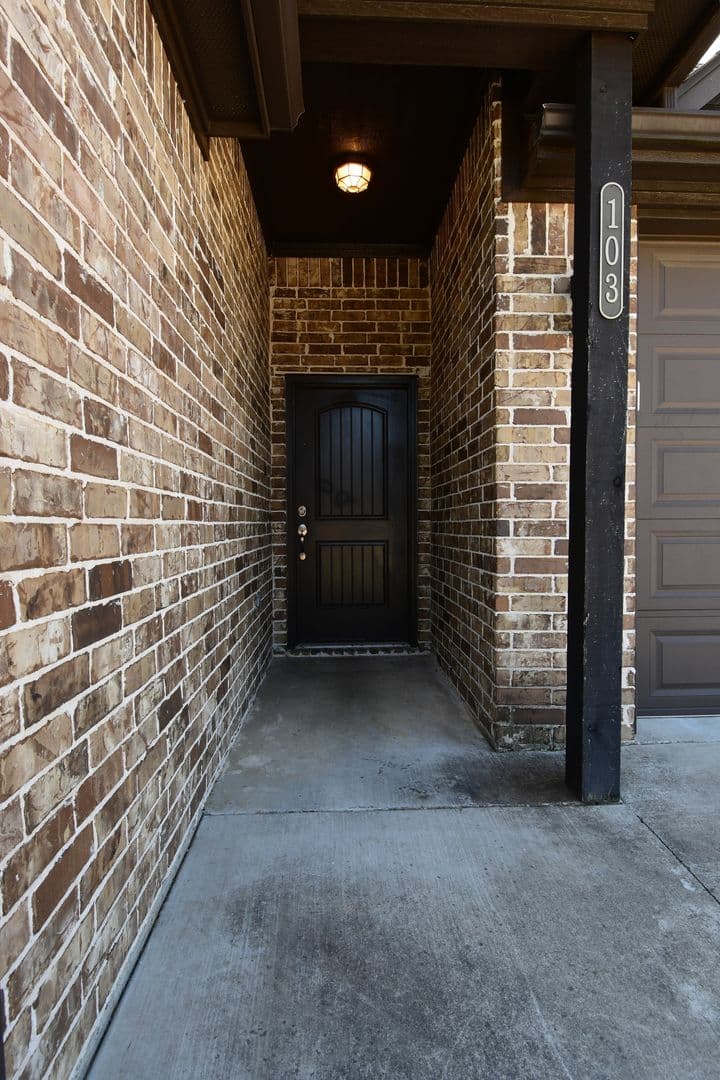 Tyler House: 15542 CR 178 Unit C-103