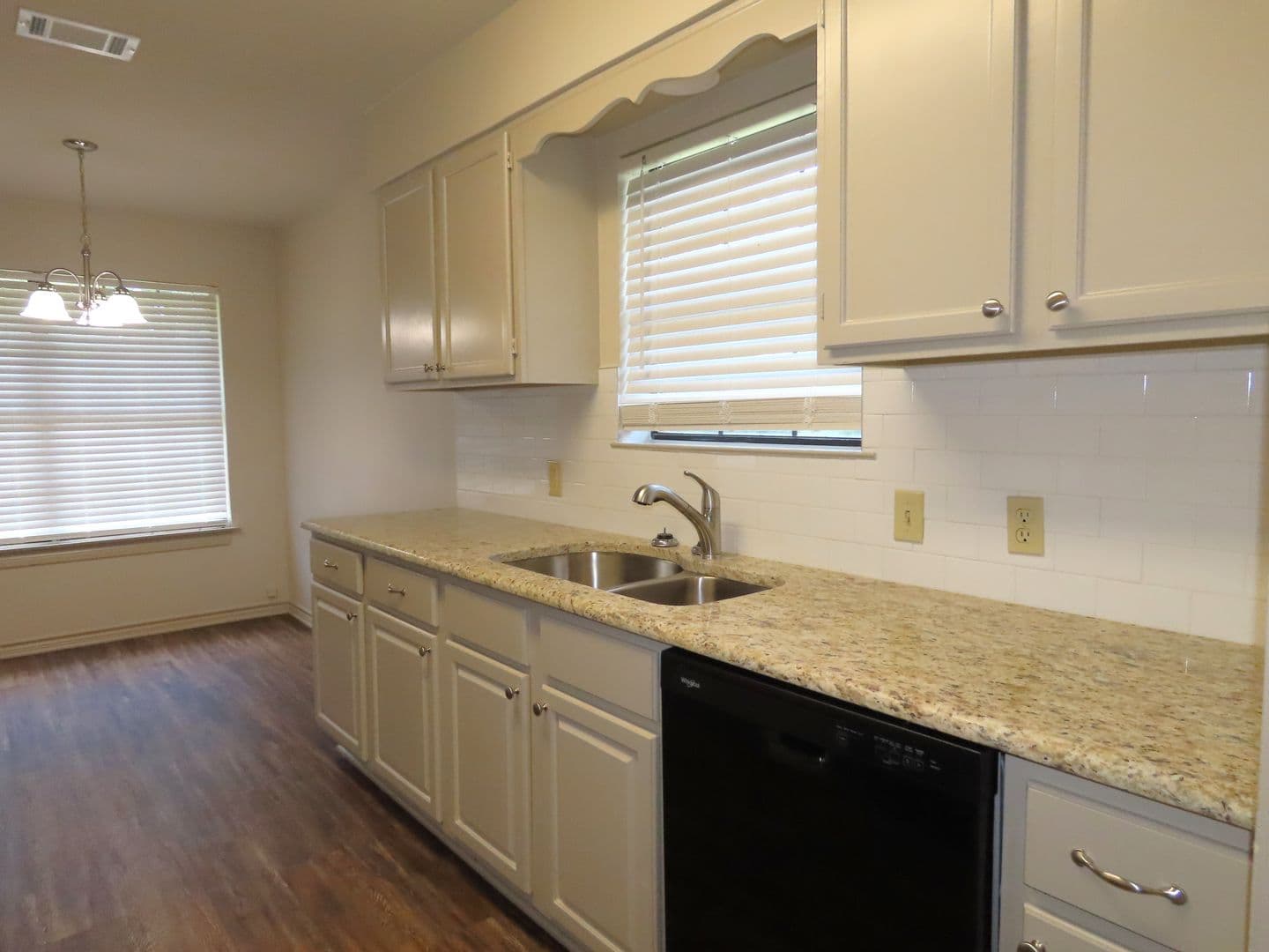 Whitehouse House: 10110 Wooded Way