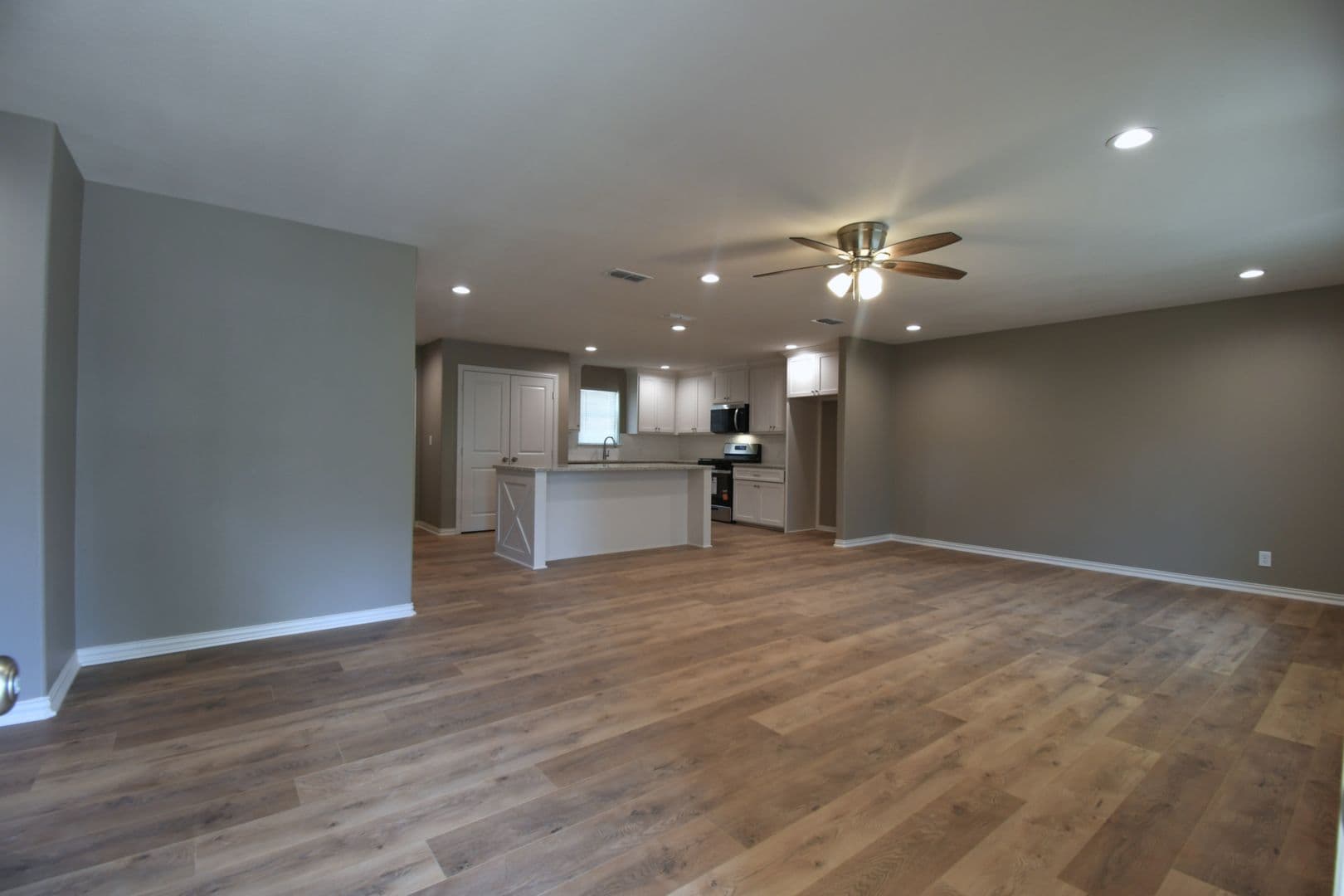 Tyler House: 710 N Englewood Ave