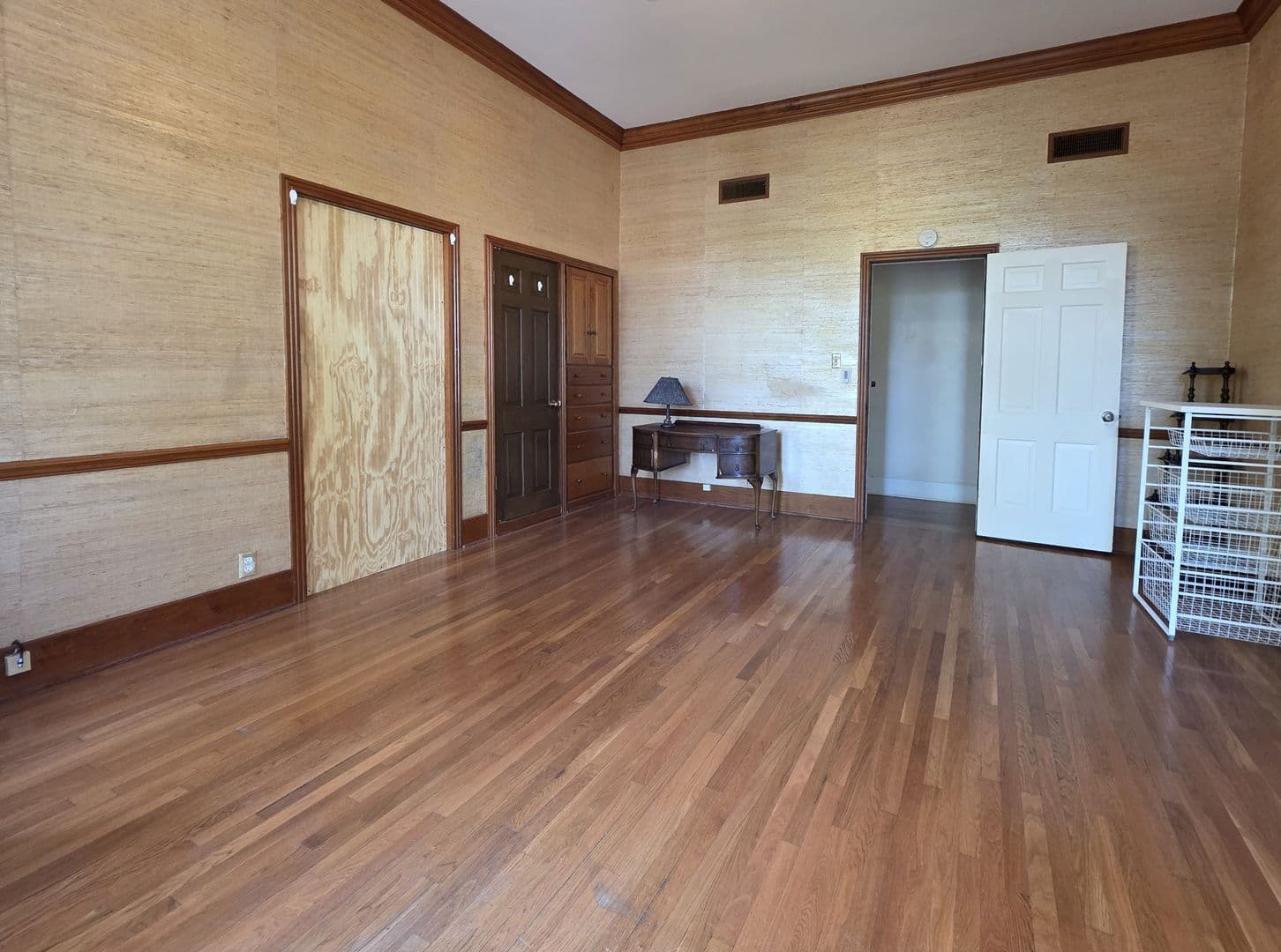 Tyler Apartment: 417 S Chilton Ave