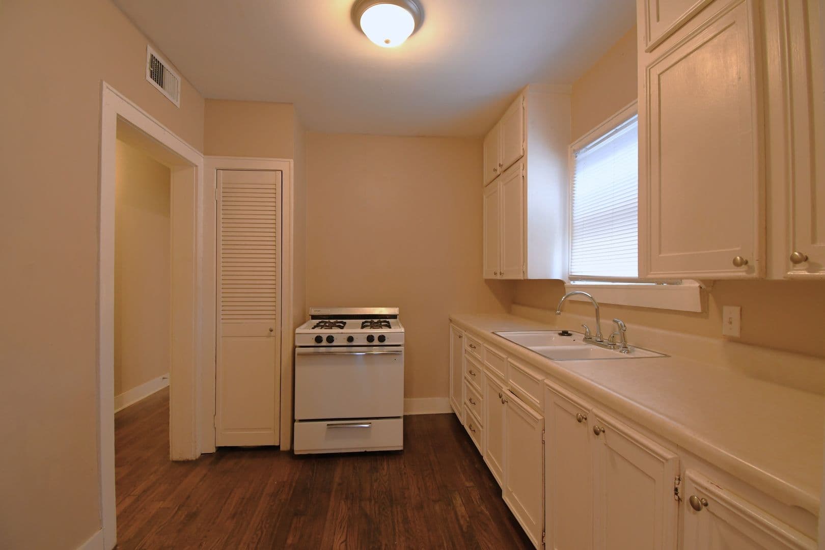 Tyler House: 502 S Fannin Ave Apt 101