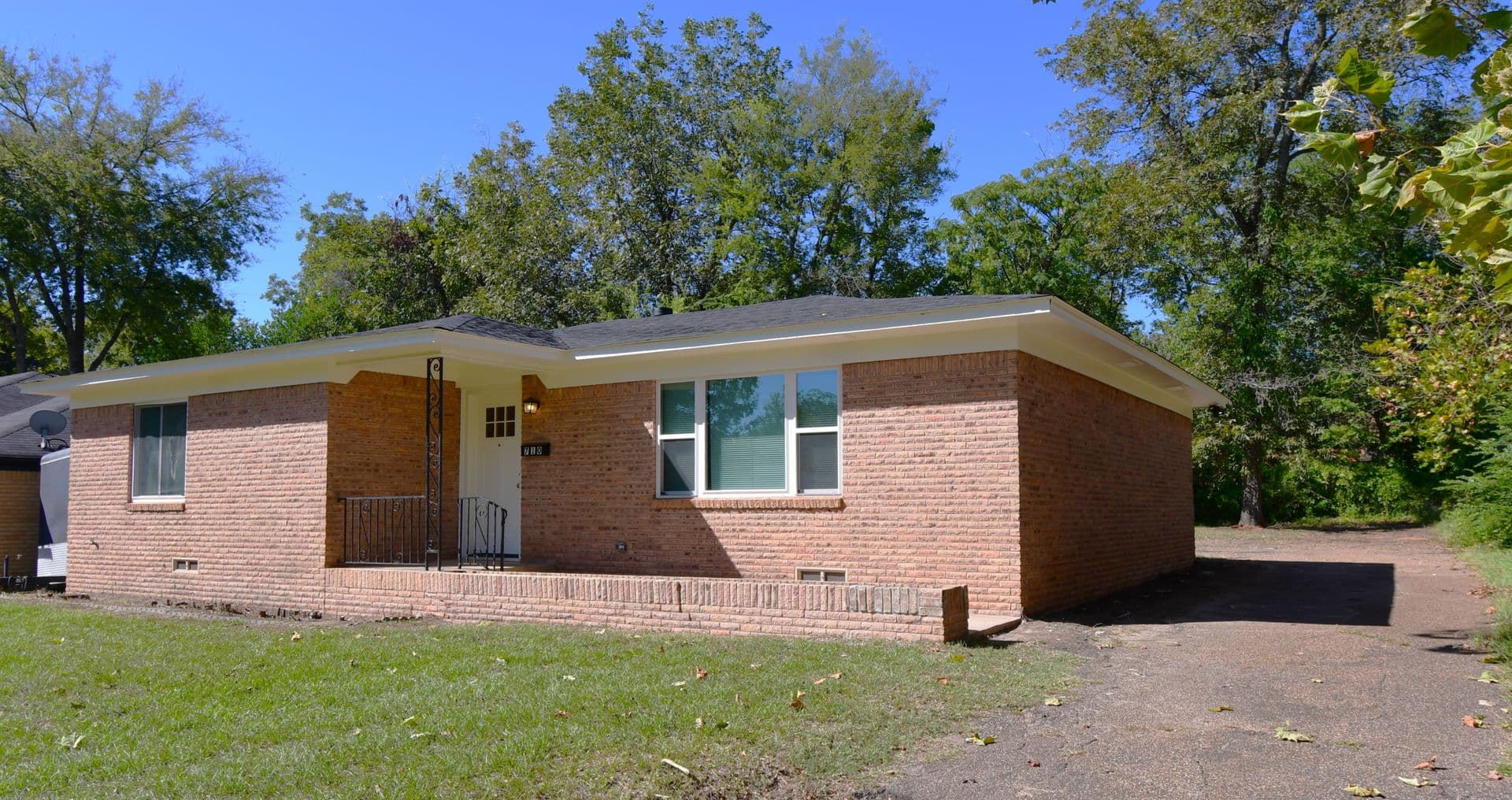 Tyler House: 710 N Englewood Ave