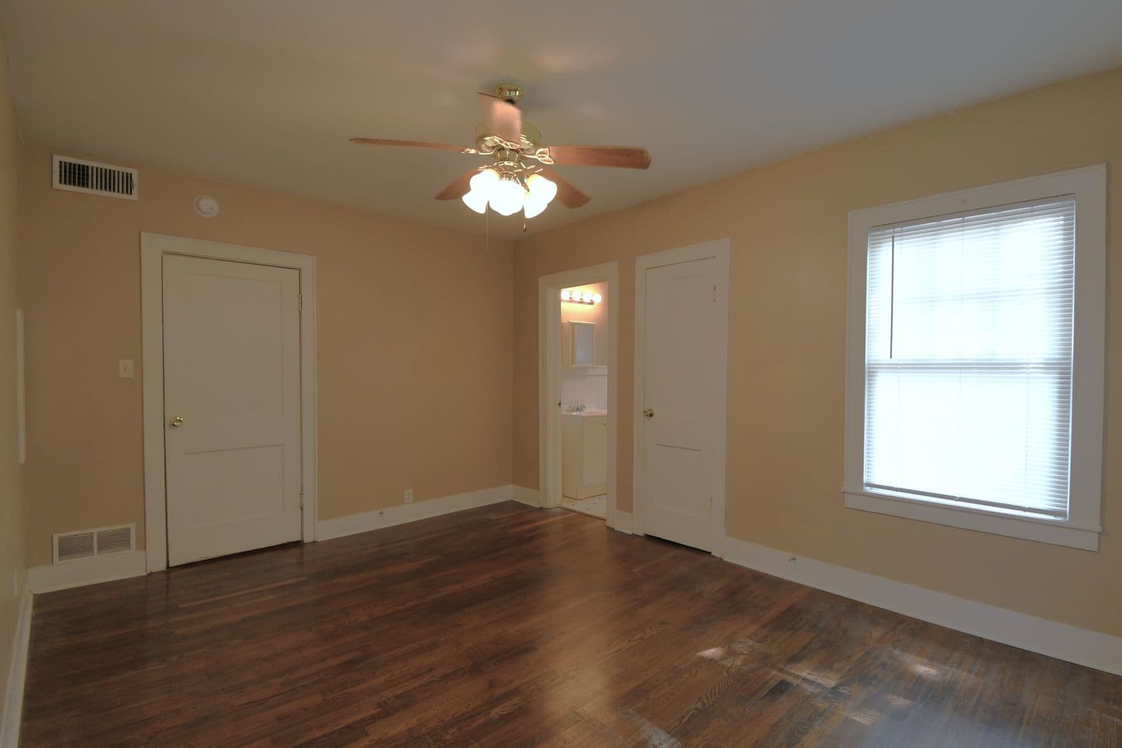 Tyler House: 502 S Fannin Ave Apt 101