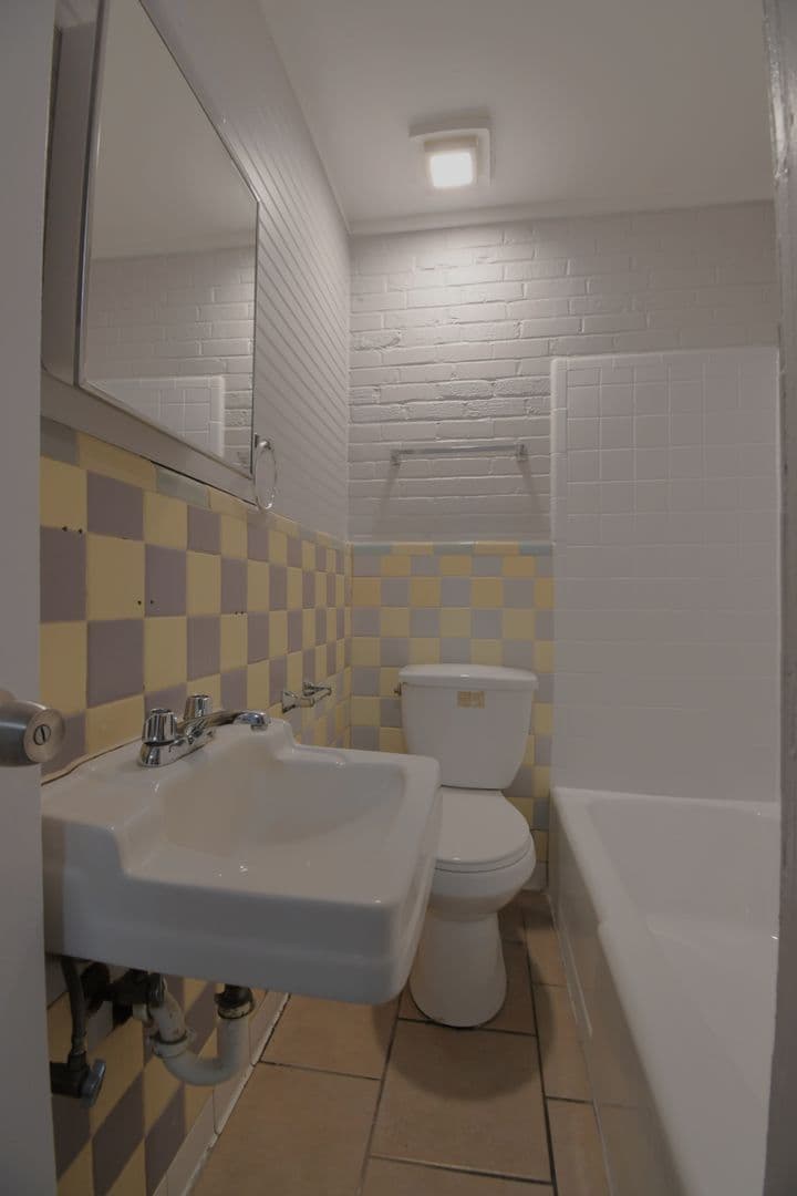 Tyler House: 1629 W Mims Unit 101