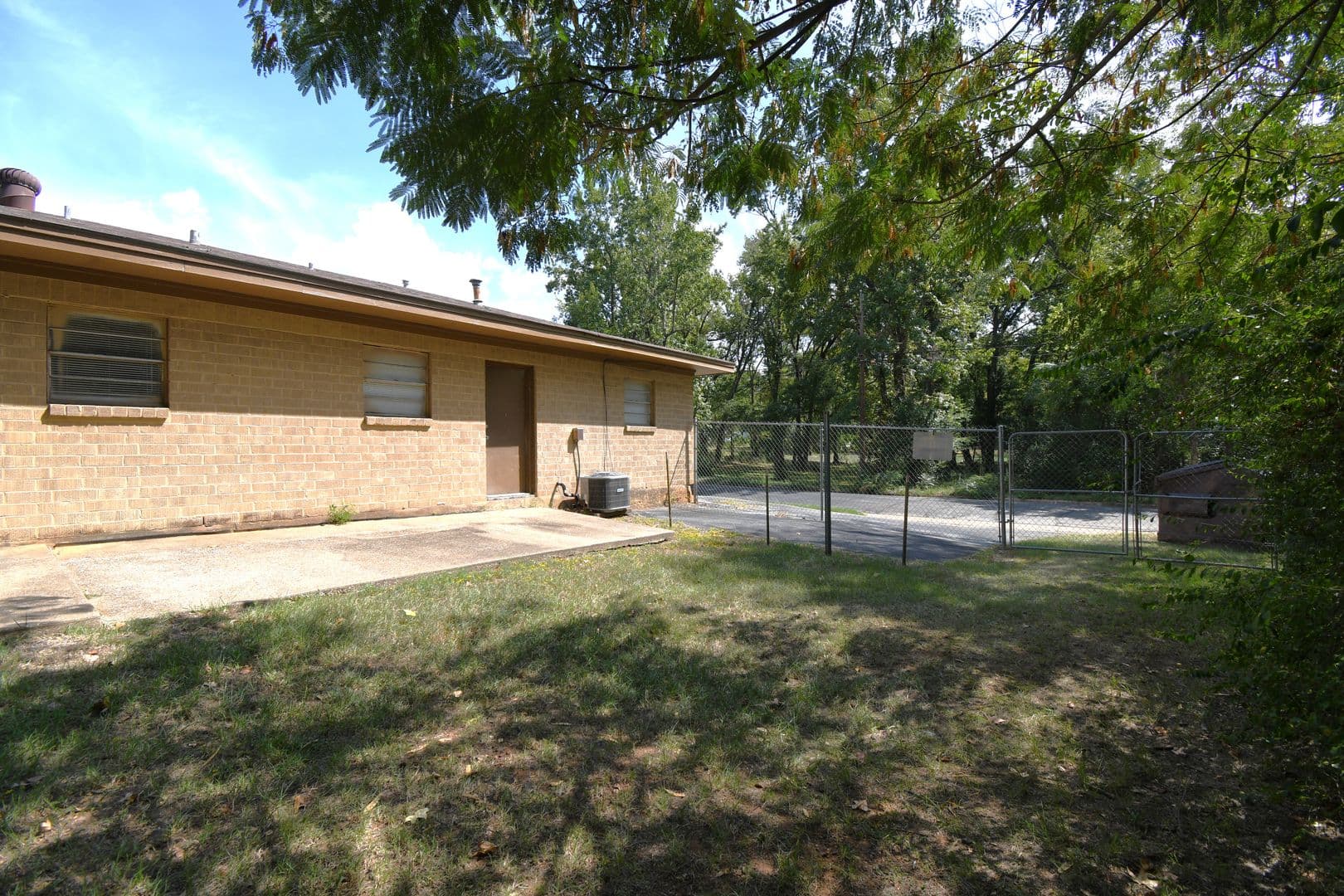 Tyler House: 1629 W Mims Unit 101