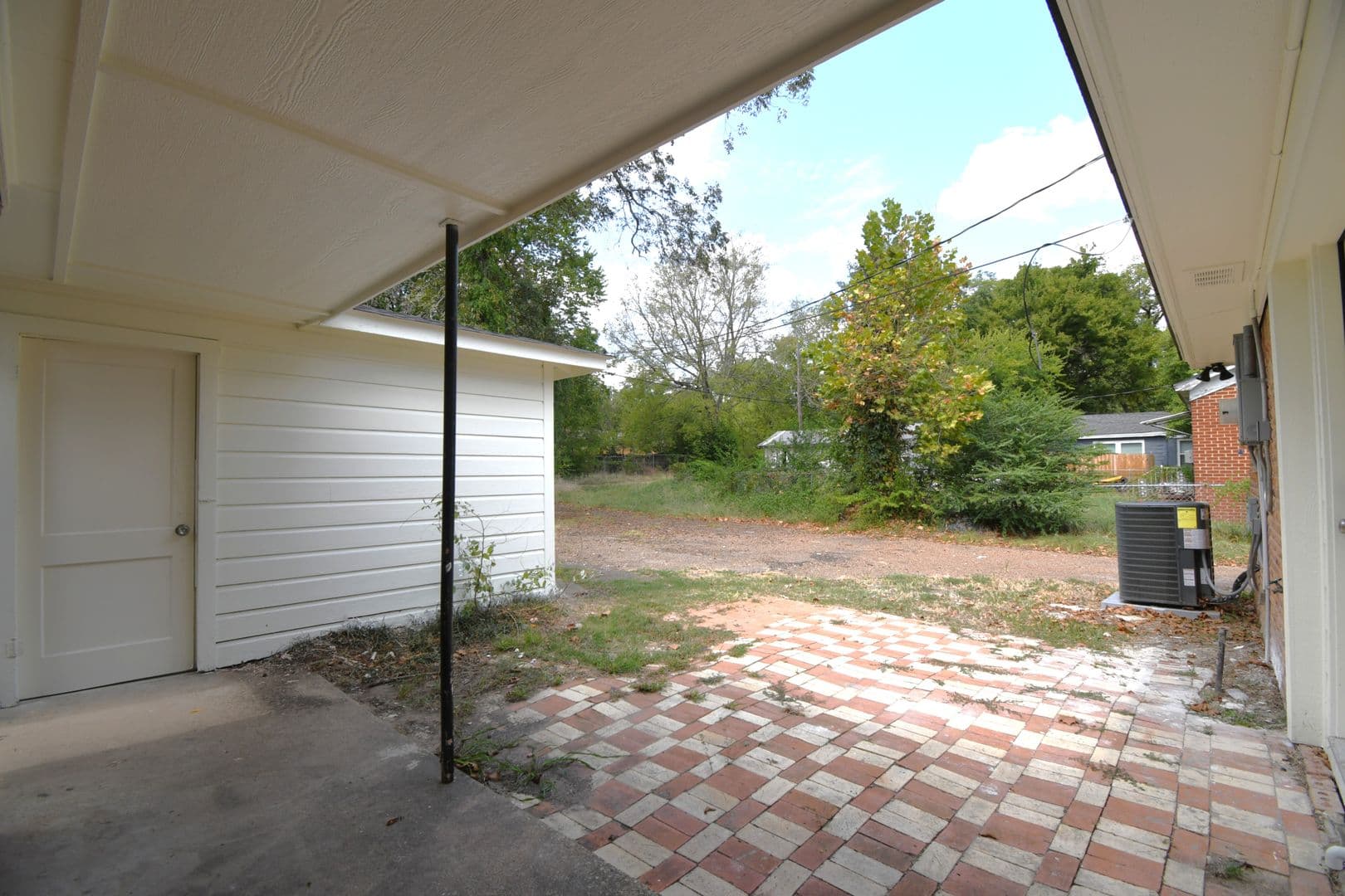 Tyler House: 710 N Englewood Ave