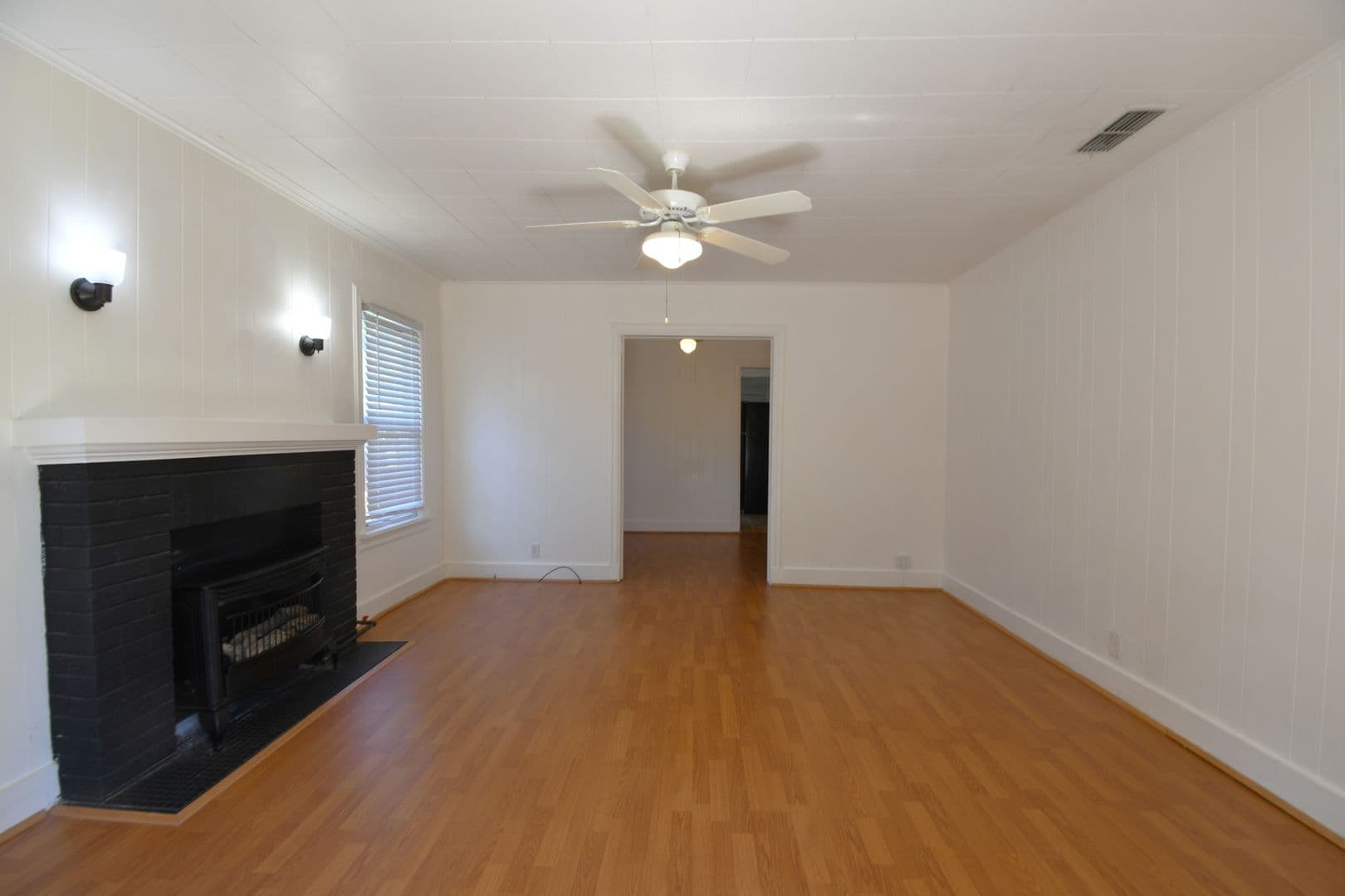 Tyler House: 420 E Lake St