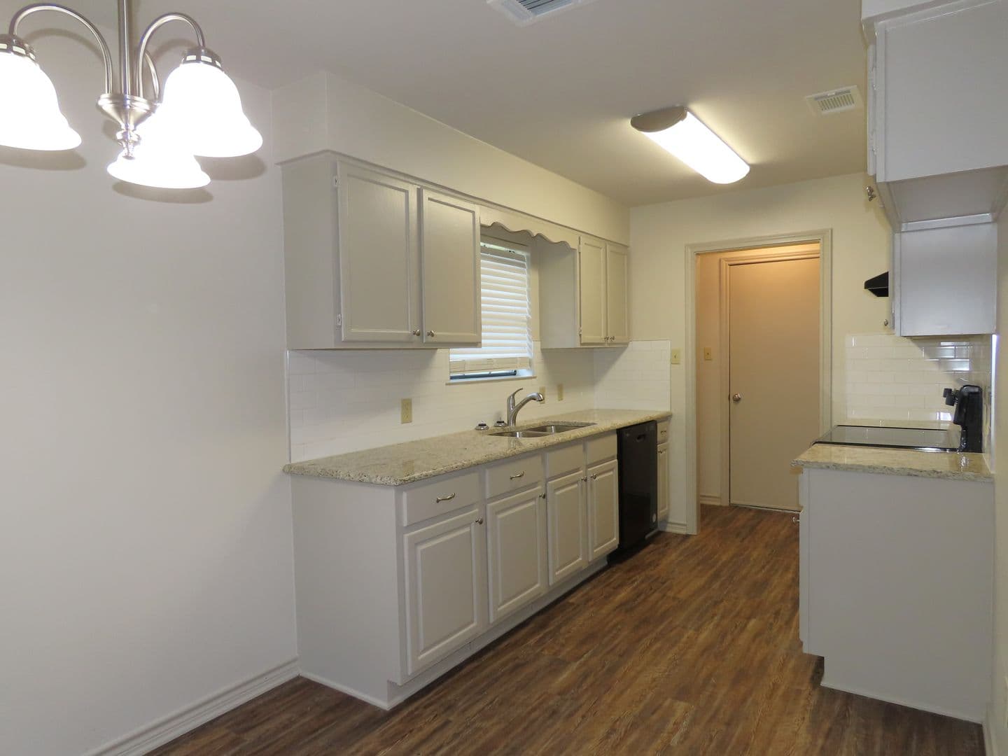 Whitehouse House: 10110 Wooded Way