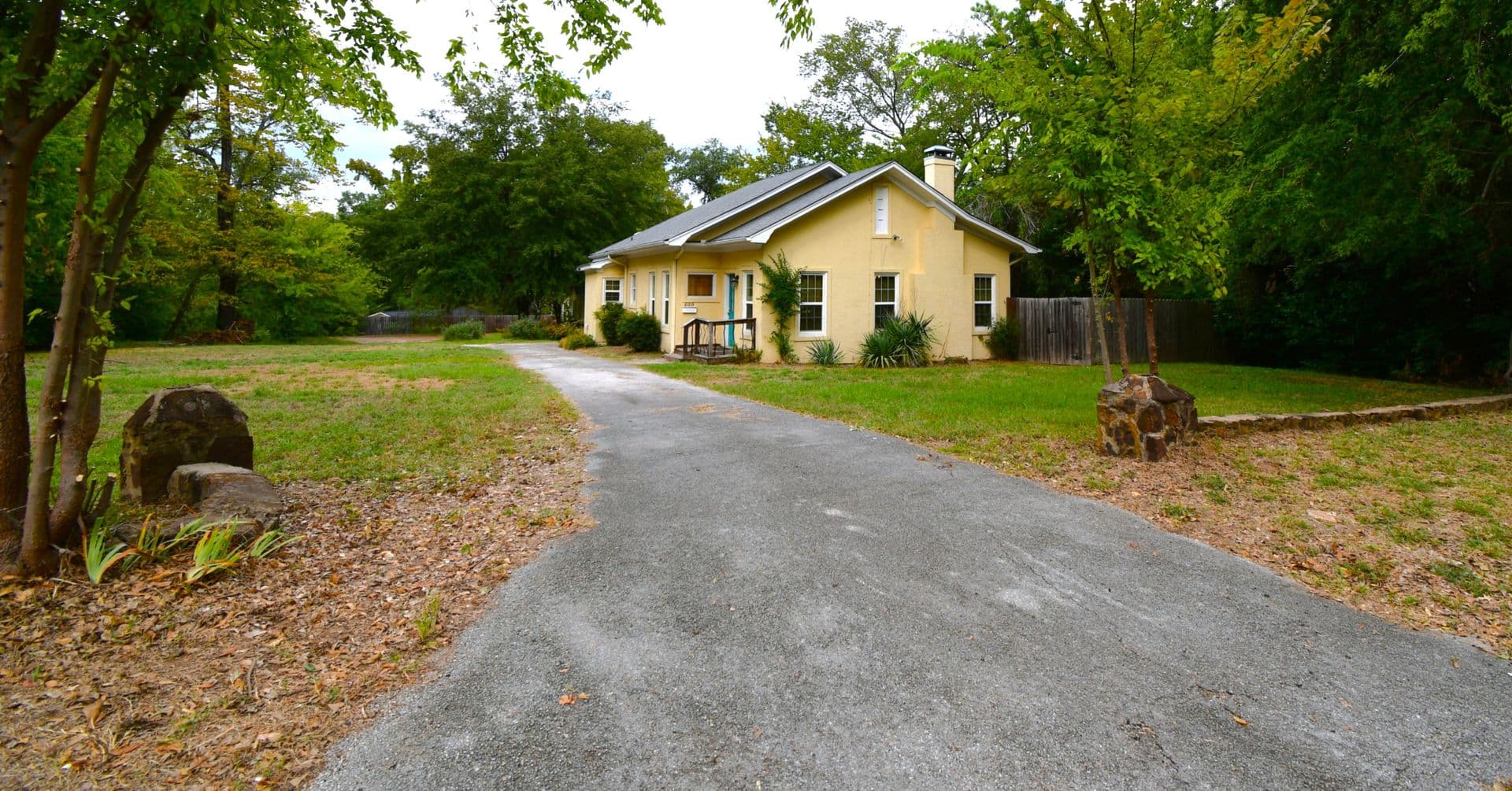 Tyler House: 600 E Frazier St