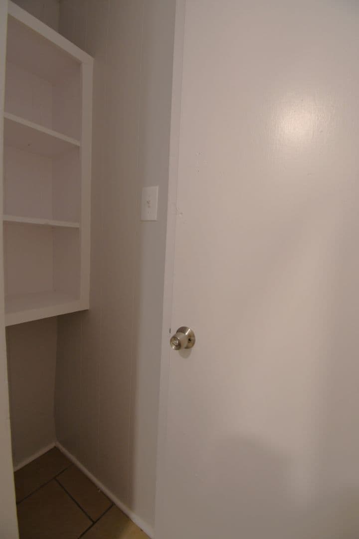 Tyler House: 1629 W Mims Unit 101