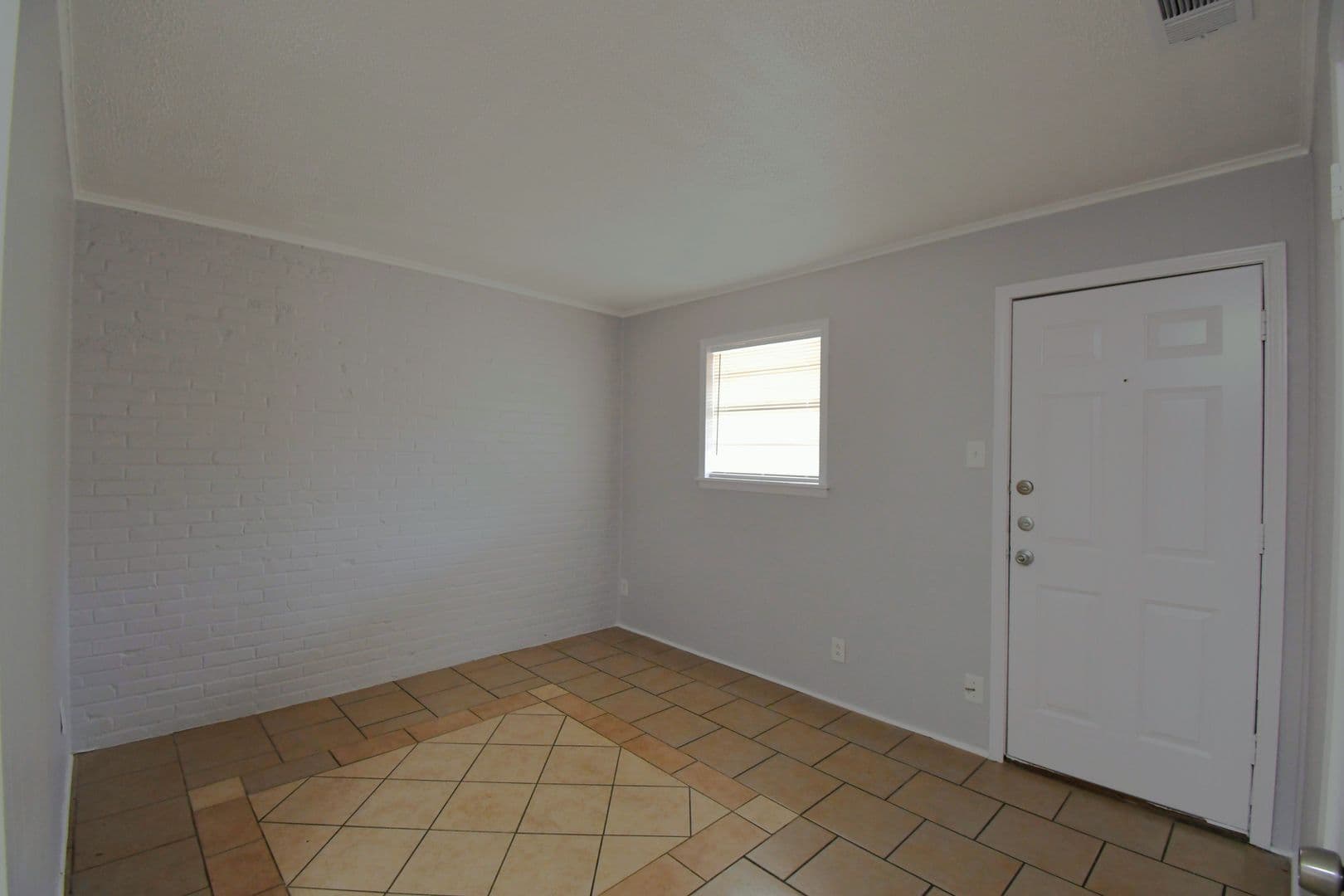 Tyler House: 1629 W Mims Unit 101