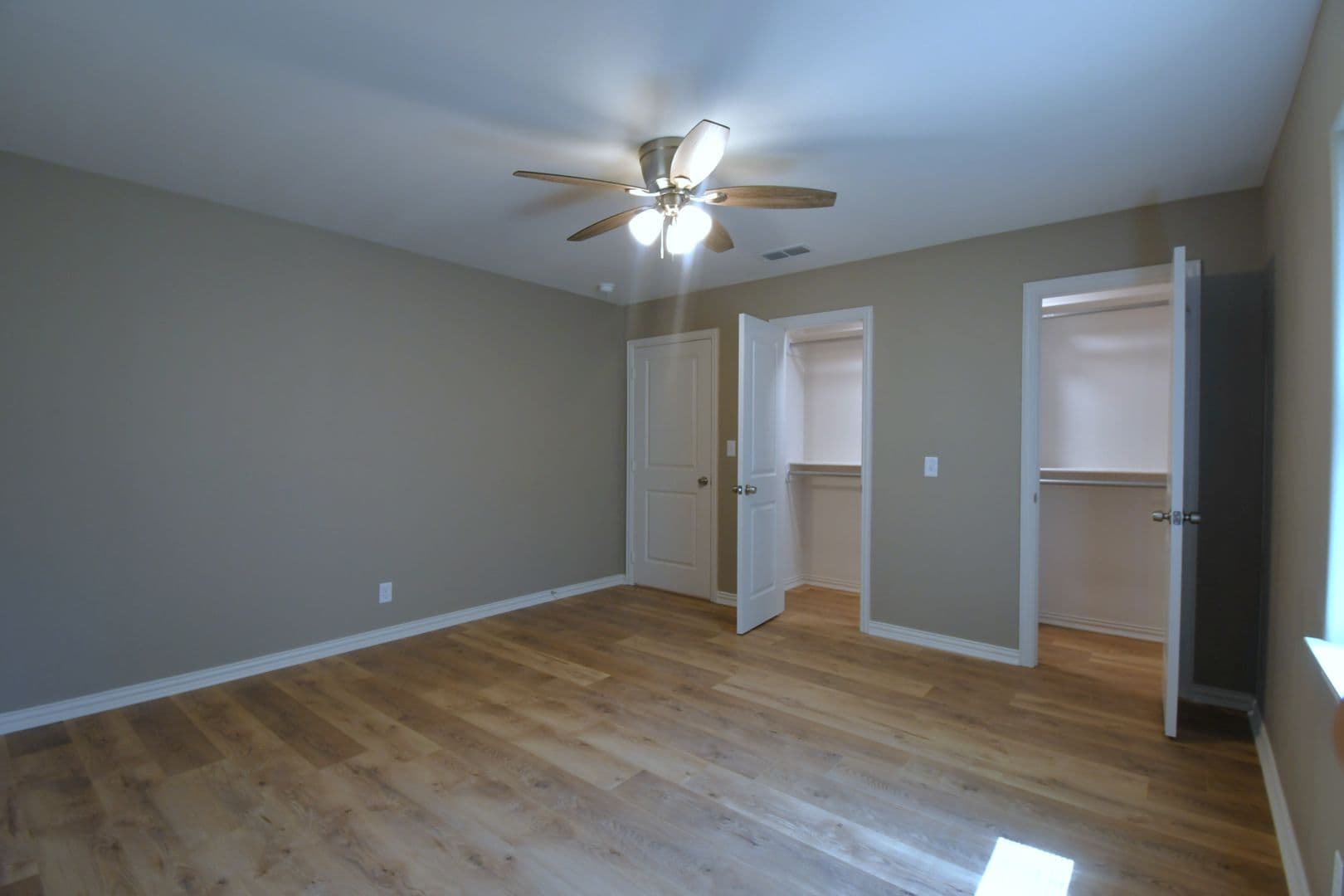 Tyler House: 710 N Englewood Ave