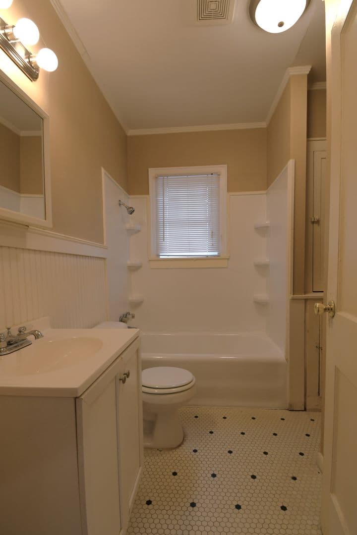 Tyler House: 502 S Fannin Ave Apt 101