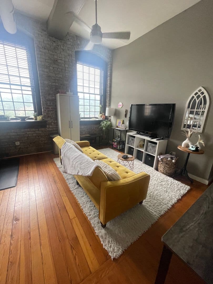 Lynchburg Apartment: 926 Commerce Street
