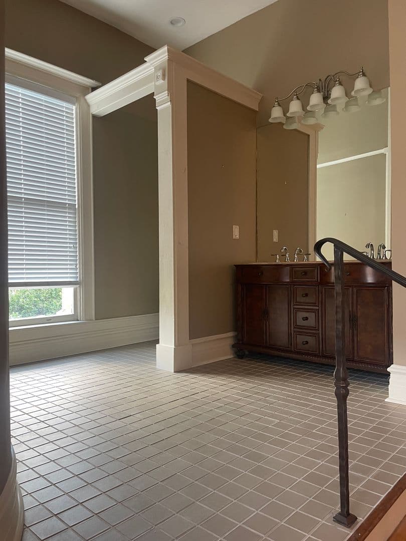 Lynchburg Apartment: 1025 Church Street