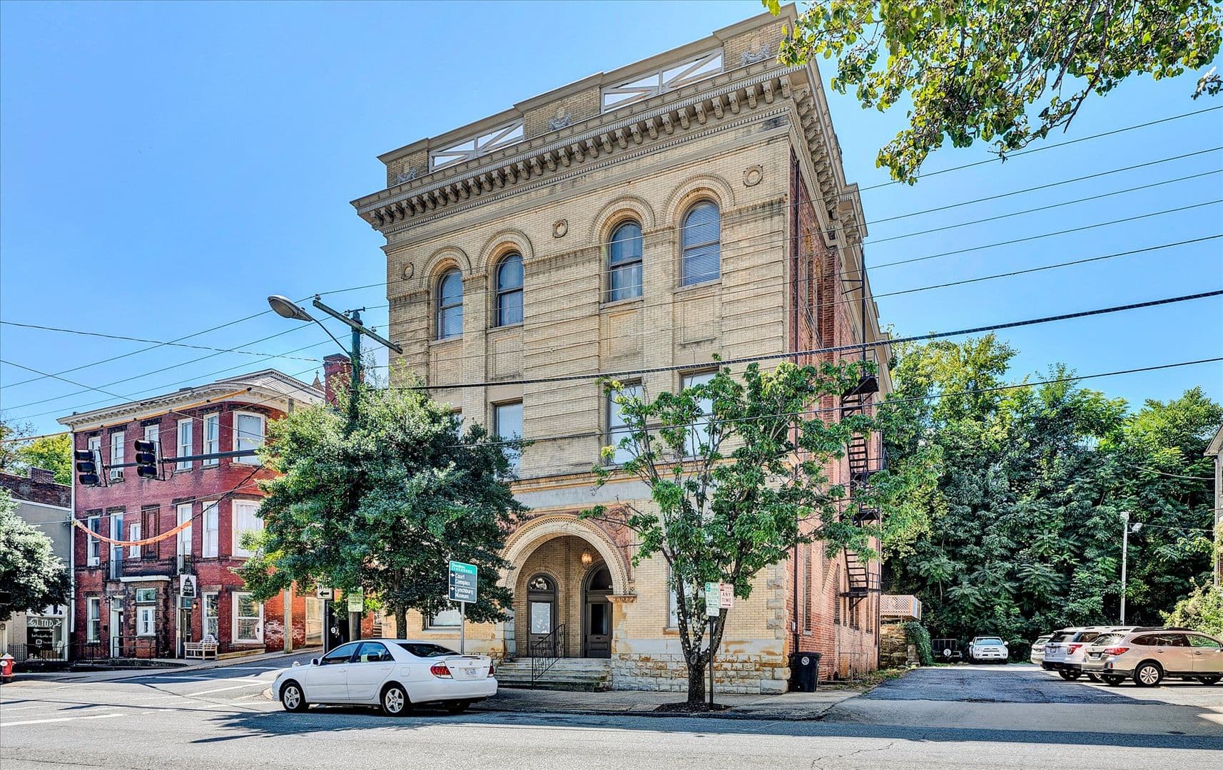 Lynchburg Apartment: 1025 Church Street