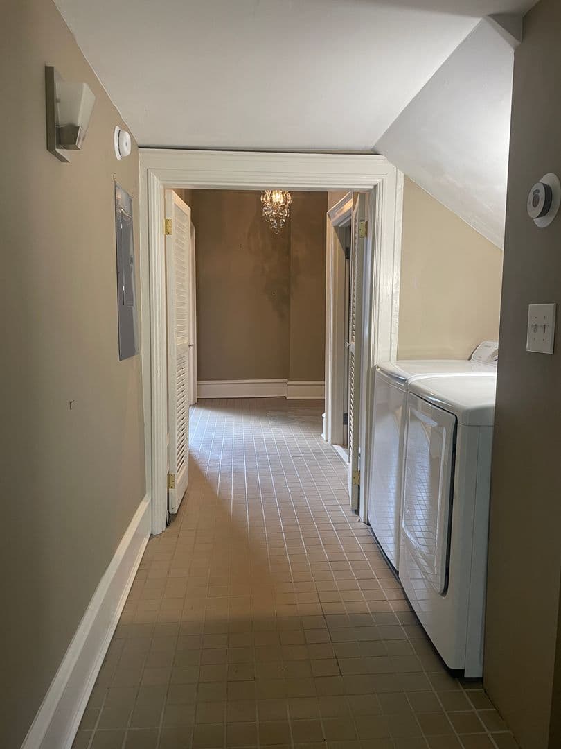 Lynchburg Apartment: 1025 Church Street