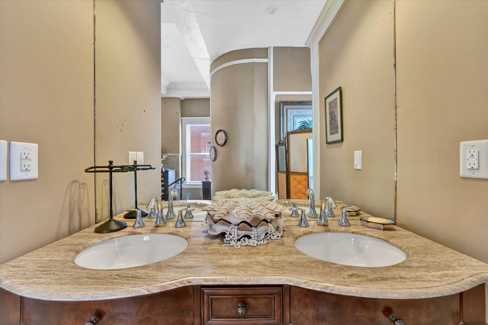 Lynchburg Apartment: 1025 Church Street