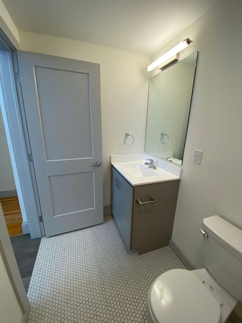 Madison Heights Apartment: 123 Phelps Road