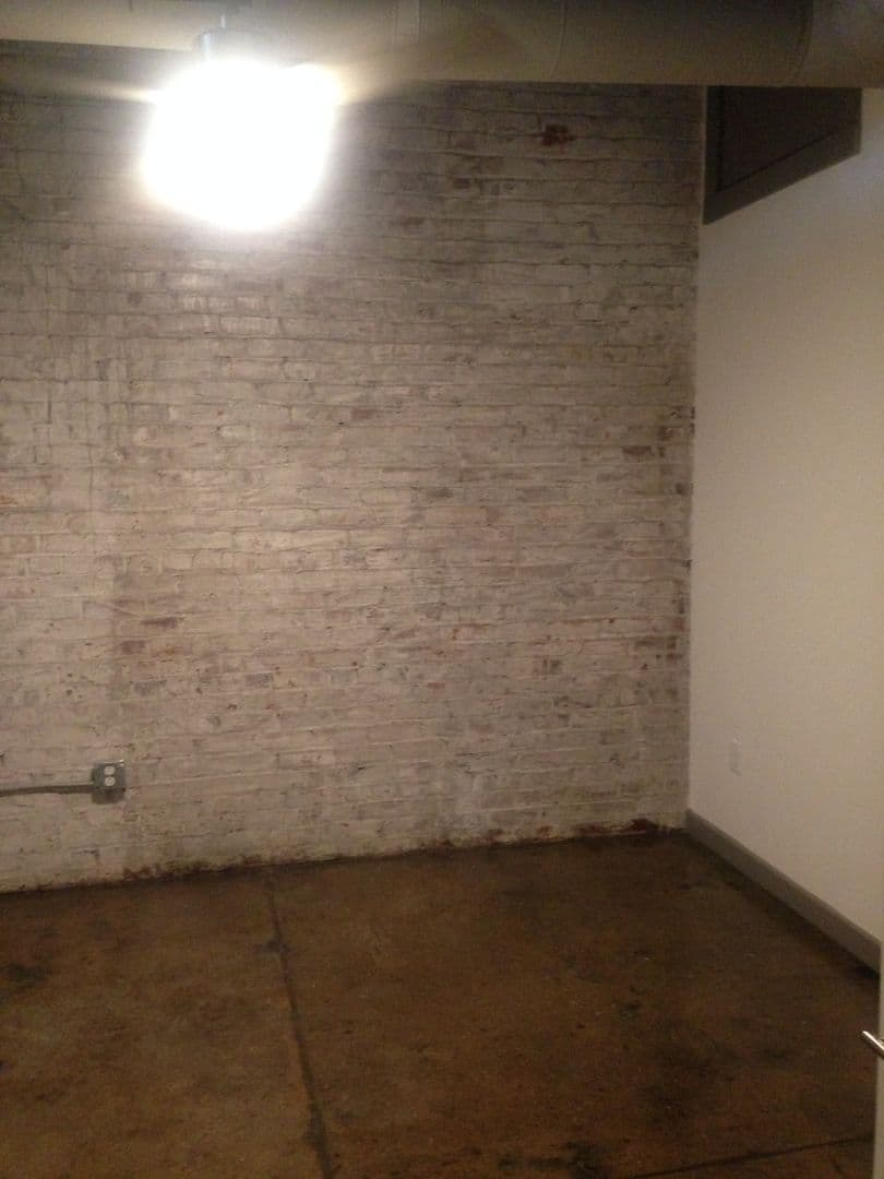 Lynchburg Apartment: 926 Commerce Street