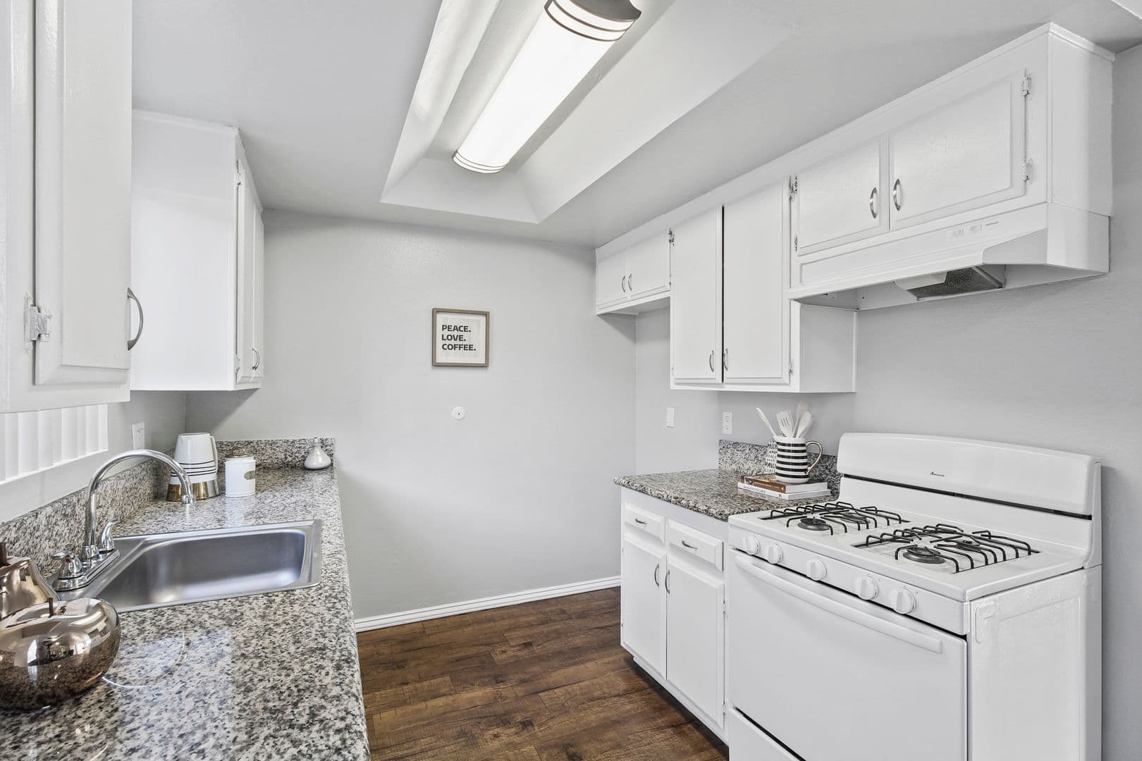 Santa Ana Apartment: 3101 South Bristol Street