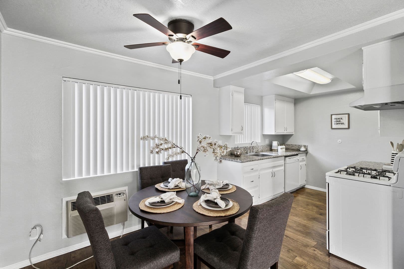 Santa Ana Apartment: 3101 South Bristol Street
