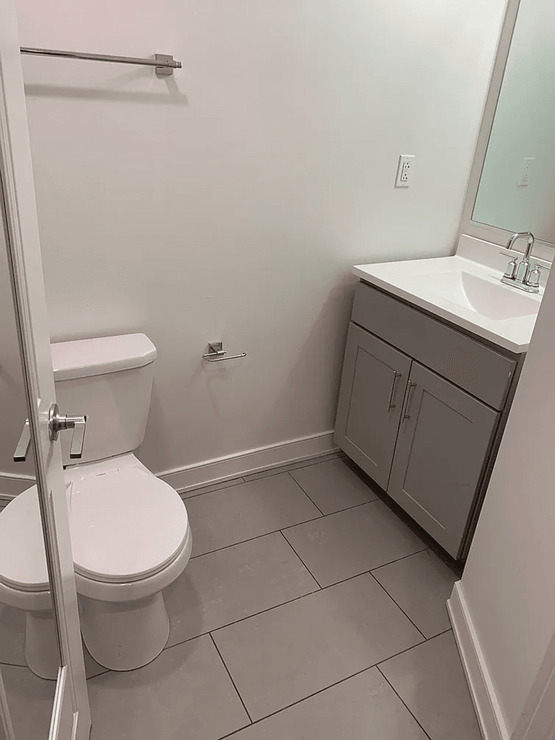 Philadelphia Apartment: 4700 Kingsessing Ave.