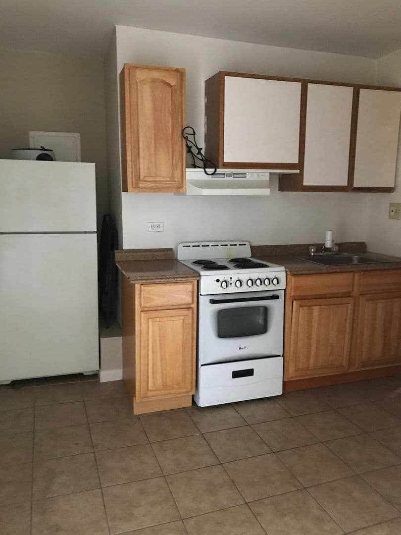 Philadelphia Apartment: 4800-02 Woodland Ave.