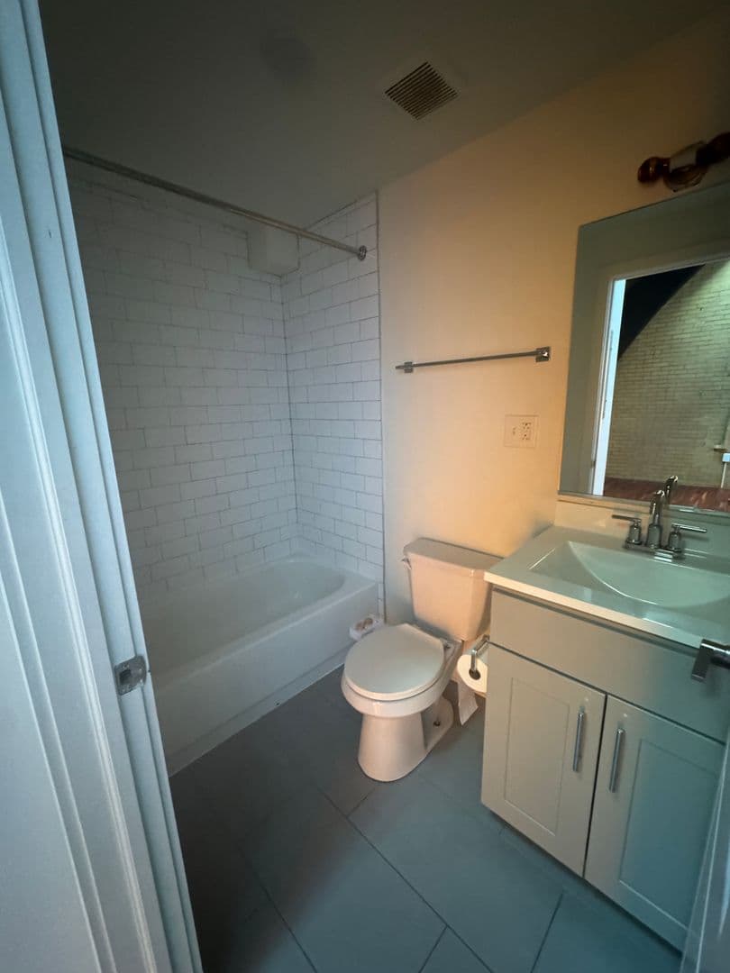 Philadelphia Apartment: 4700 Kingsessing Ave.