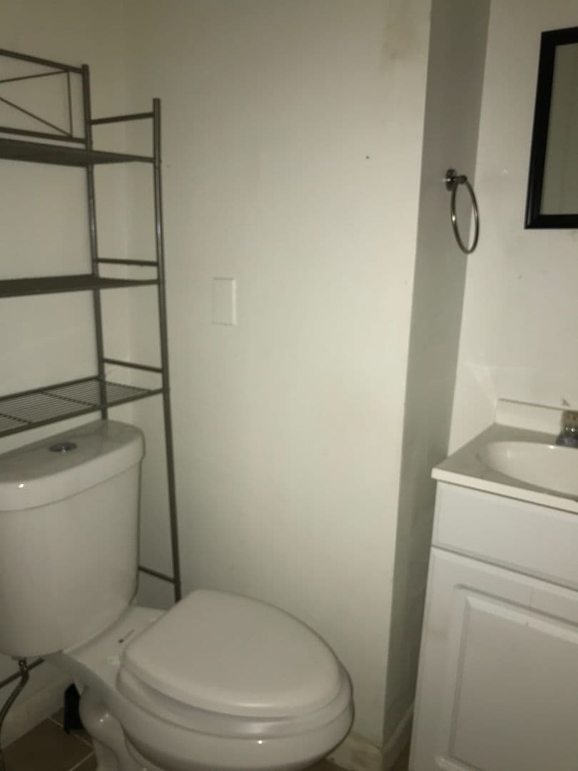 Philadelphia Apartment: 4800-02 Woodland Ave.
