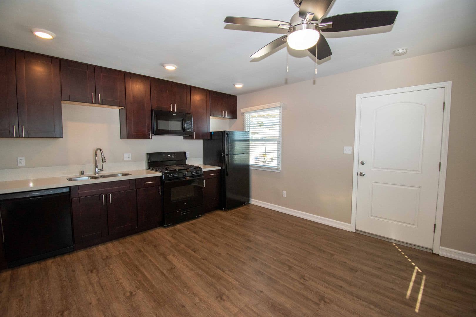 San Diego Apartment: 4519-4533 1/2 Delta Street