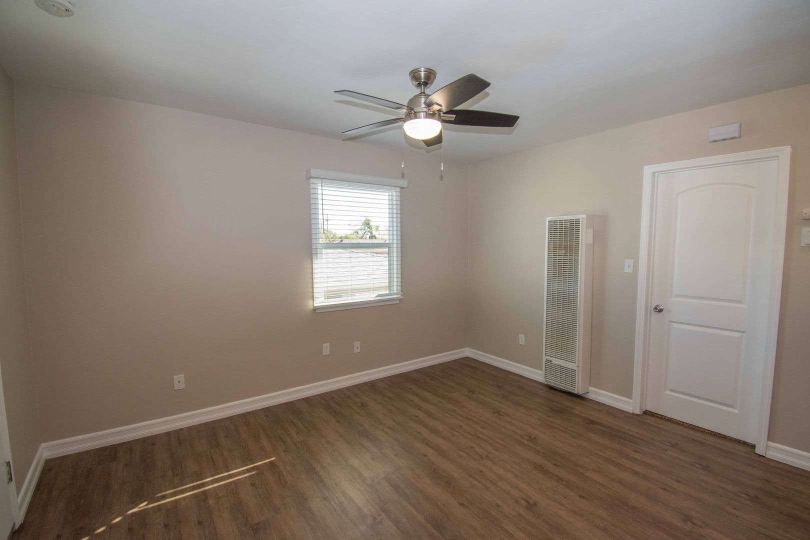 San Diego Apartment: 4519-4533 1/2 Delta Street