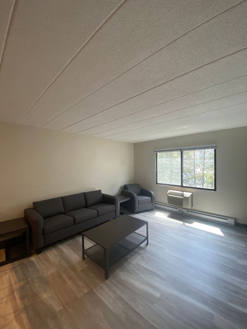 State College Apartment: 616 East College Avenue
