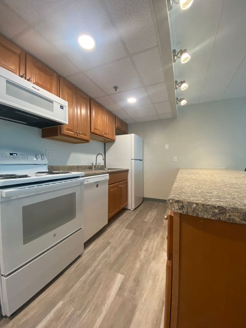 State College Apartment: 616 East College Avenue