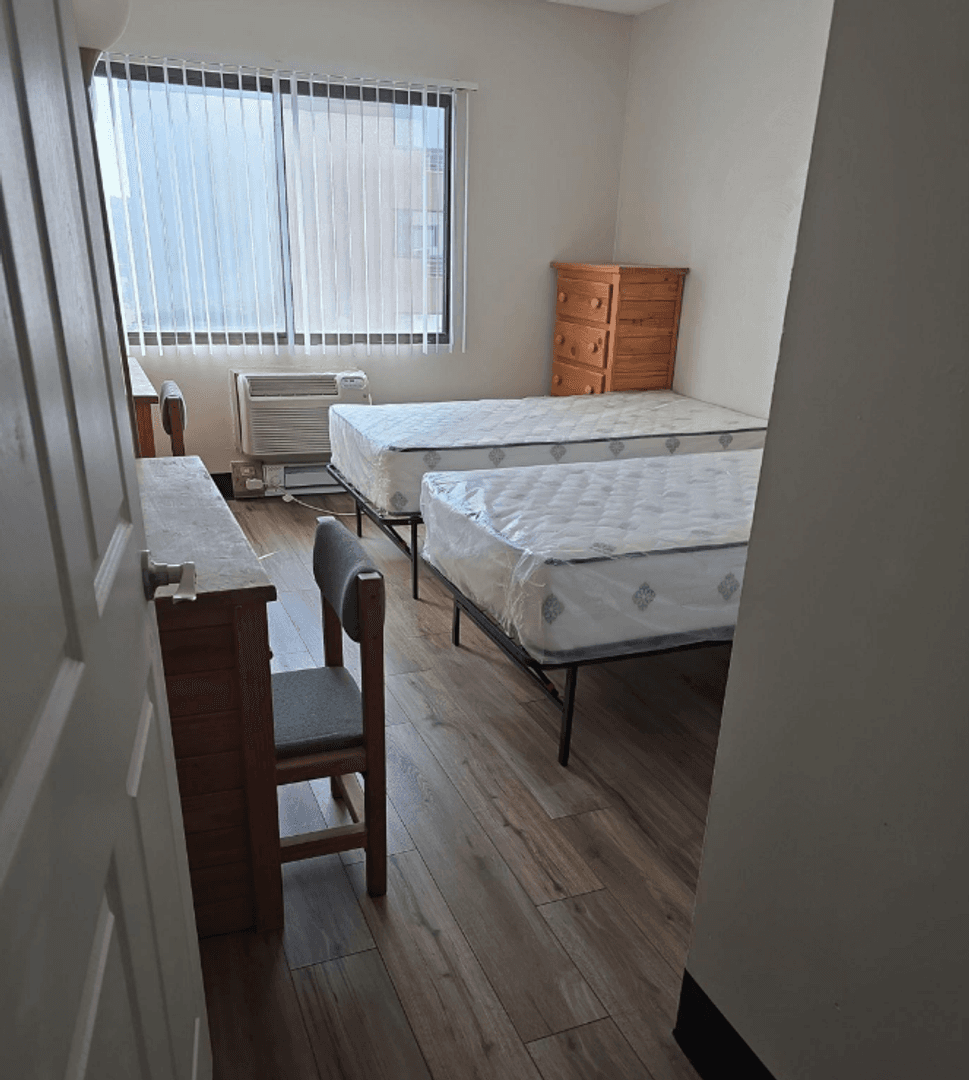 State College Apartment: 616 East College Avenue