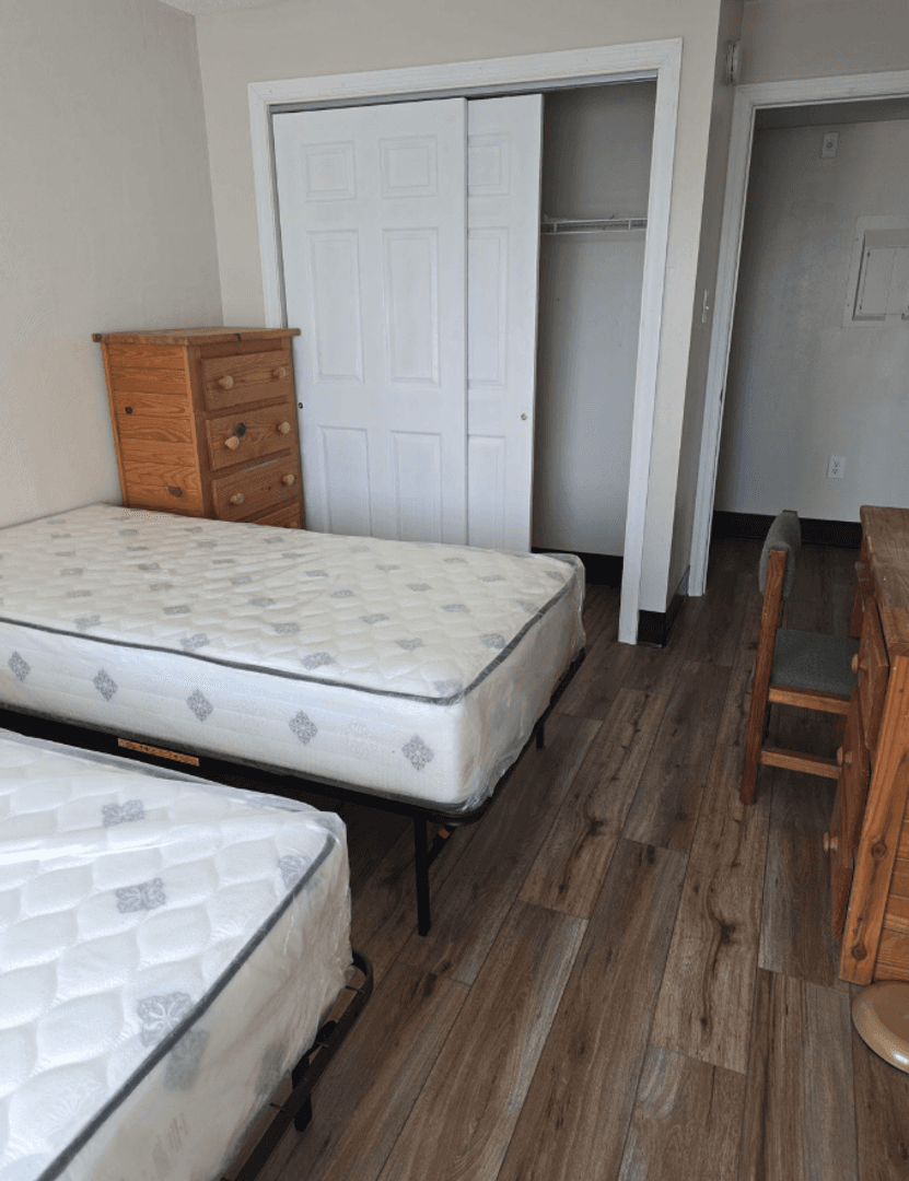 State College Apartment: 616 East College Avenue