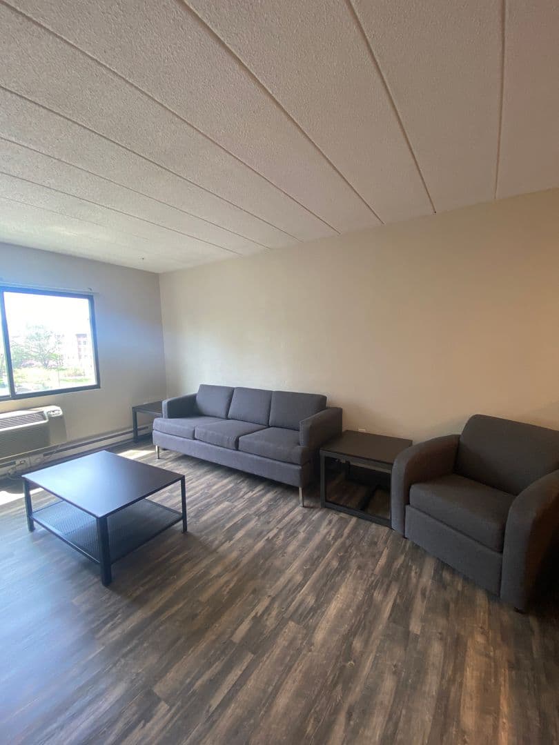 State College Apartment: 616 East College Avenue