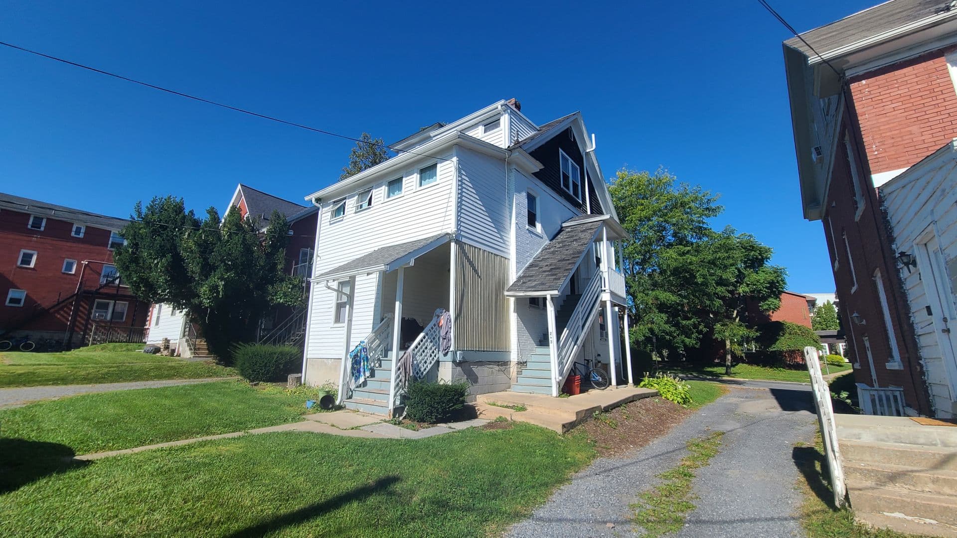 State College Apartment: 712 West College Avenue