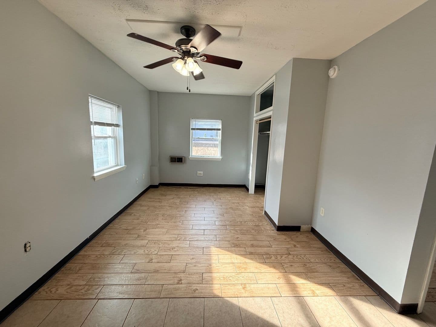 State College Apartment: 215 E. Calder Way