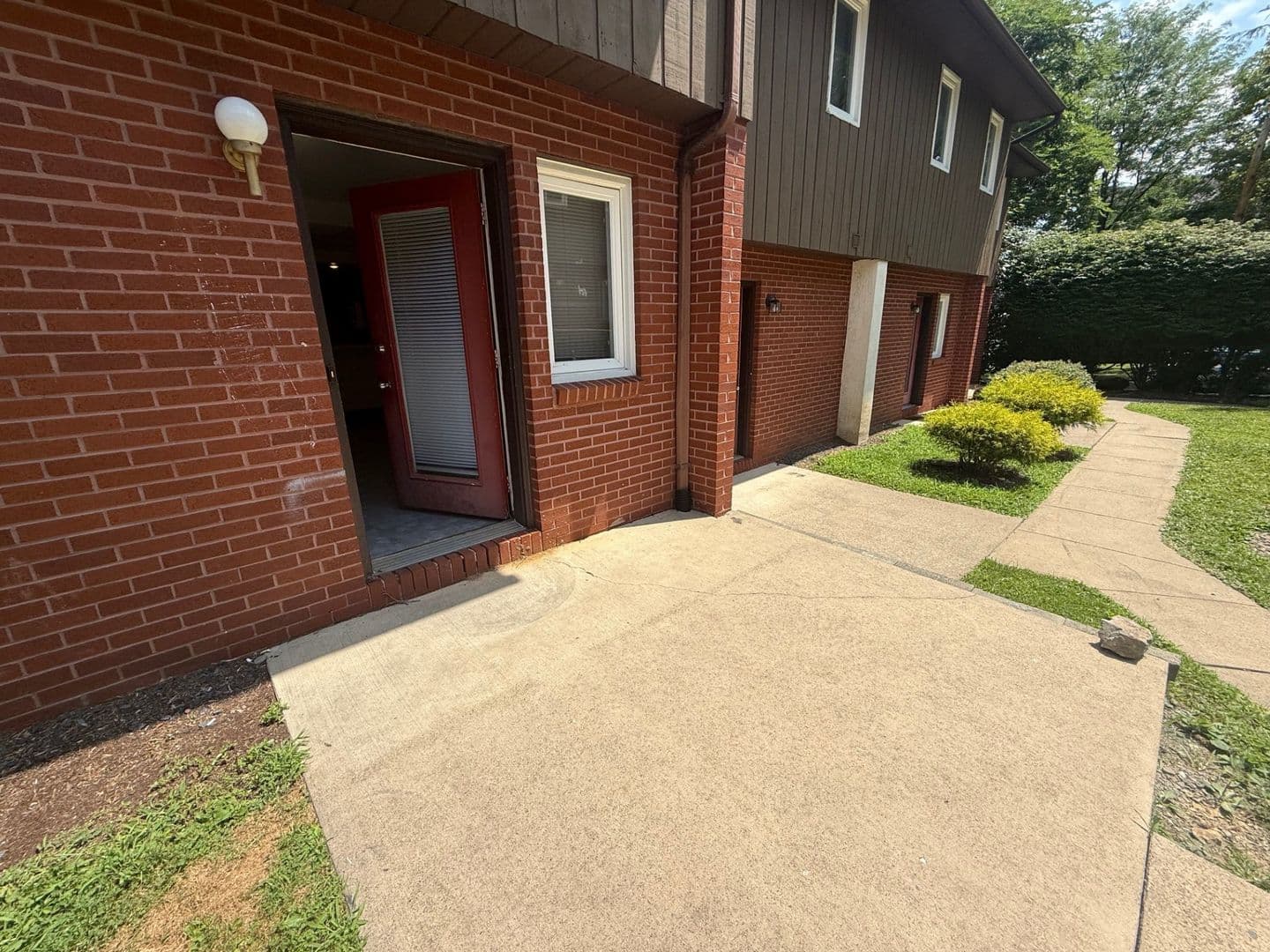 State College Townhome: 709 West College Avenue