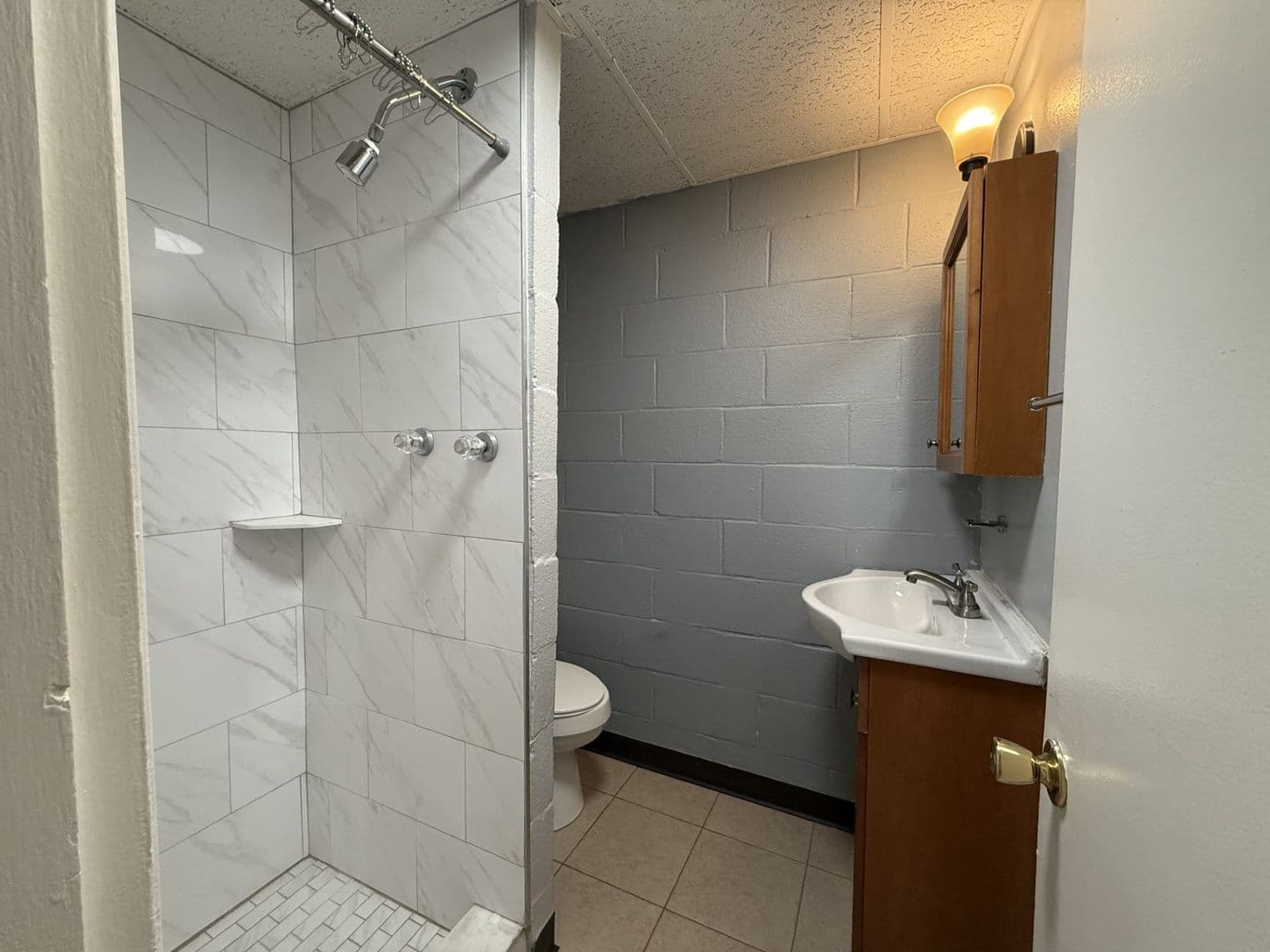 State College Apartment: 215 E. Calder Way