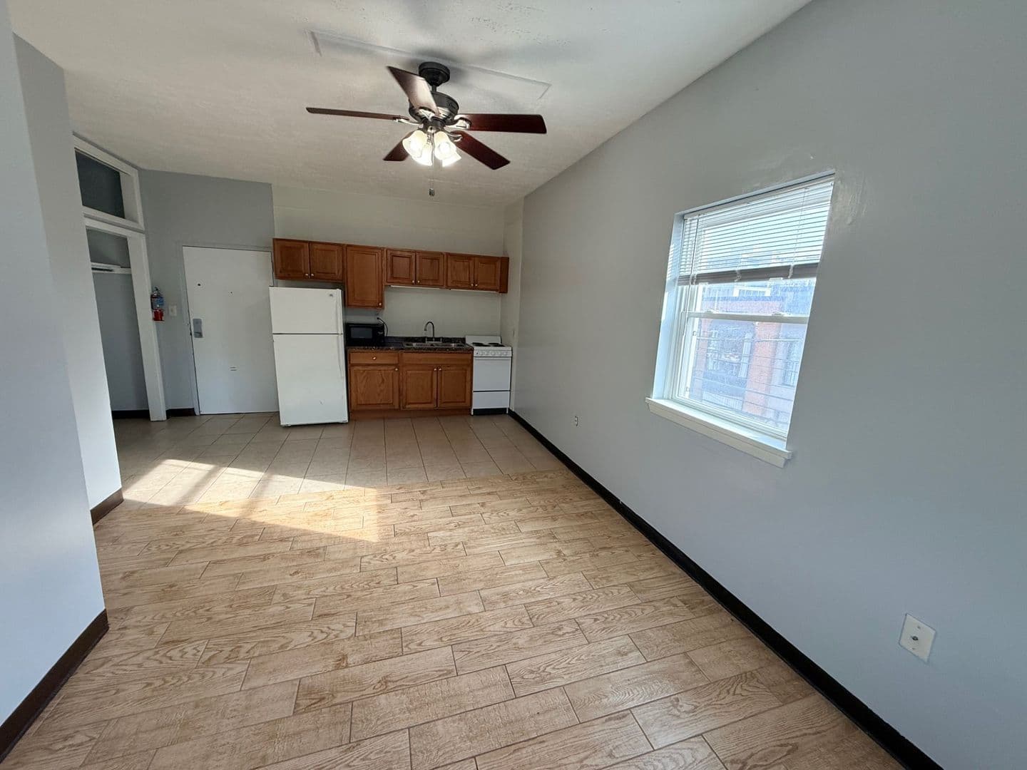 State College Apartment: 215 E. Calder Way