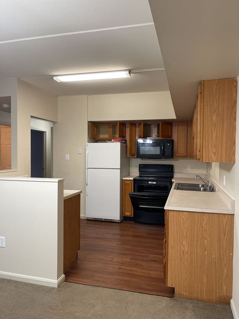State College Apartment: 1730 Bristol Ave