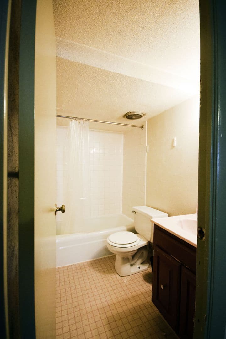 State College Apartment: 458 East College Avenue