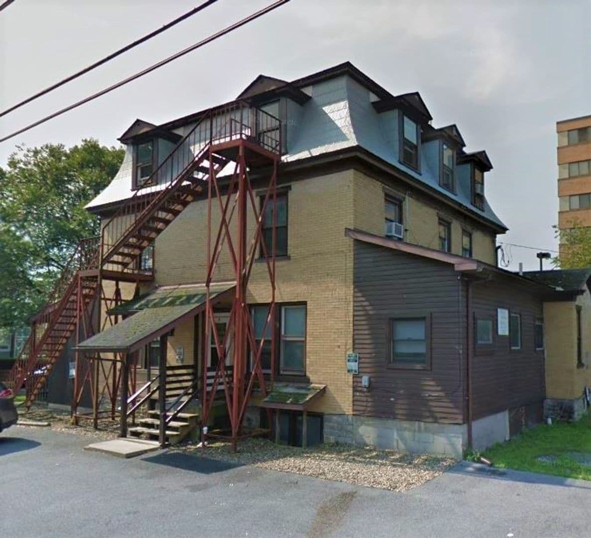 State College Apartment: 125 East Fairmount Avenue