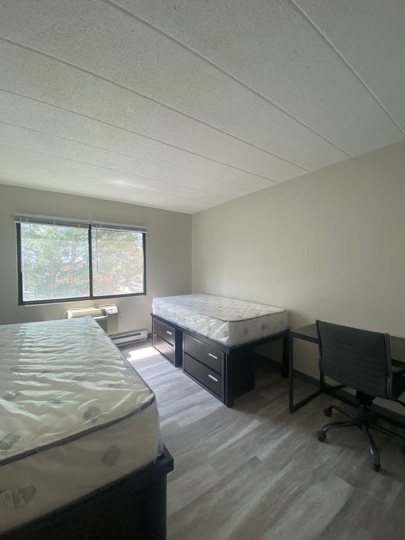 State College Apartment: 616 East College Avenue